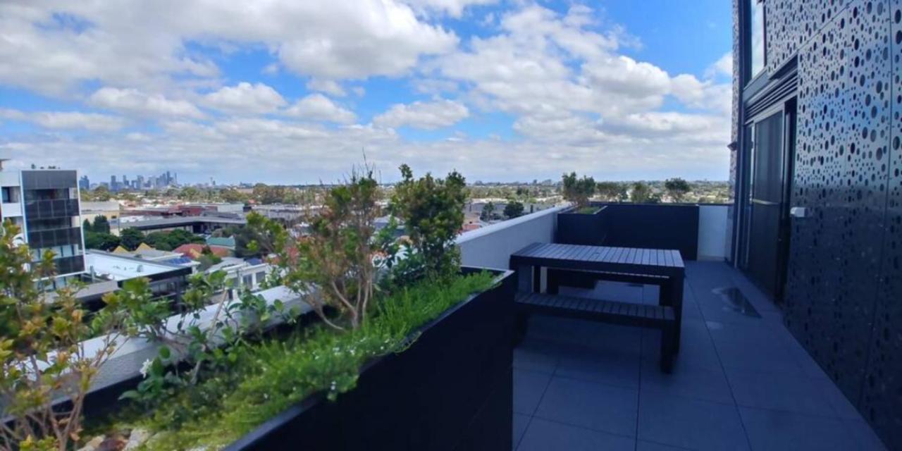 New Spacious 2 Bedroom With Gorgeous City Views Melbourne Eksteriør bilde